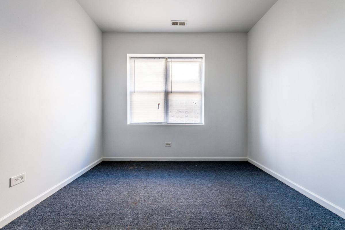 Apartment for rent at 215 E 68th, Chicago, IL 60637