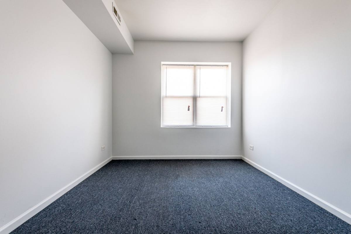 Apartment for rent at 215 E 68th, Chicago, IL 60637