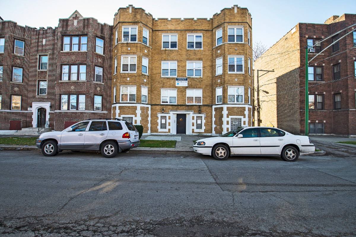 Apartment for rent at 215 E 68th, Chicago, IL 60637