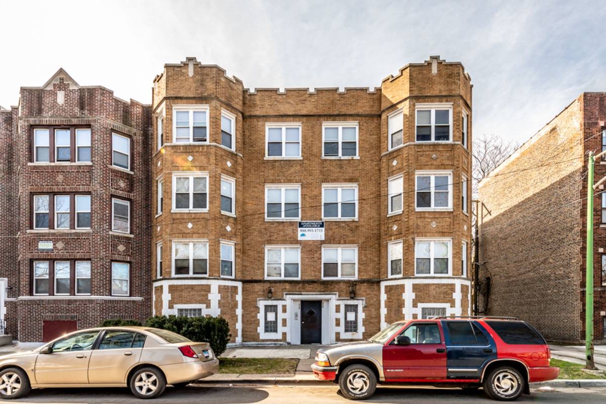 Apartment for rent at 215 E 68th, Chicago, IL 60637