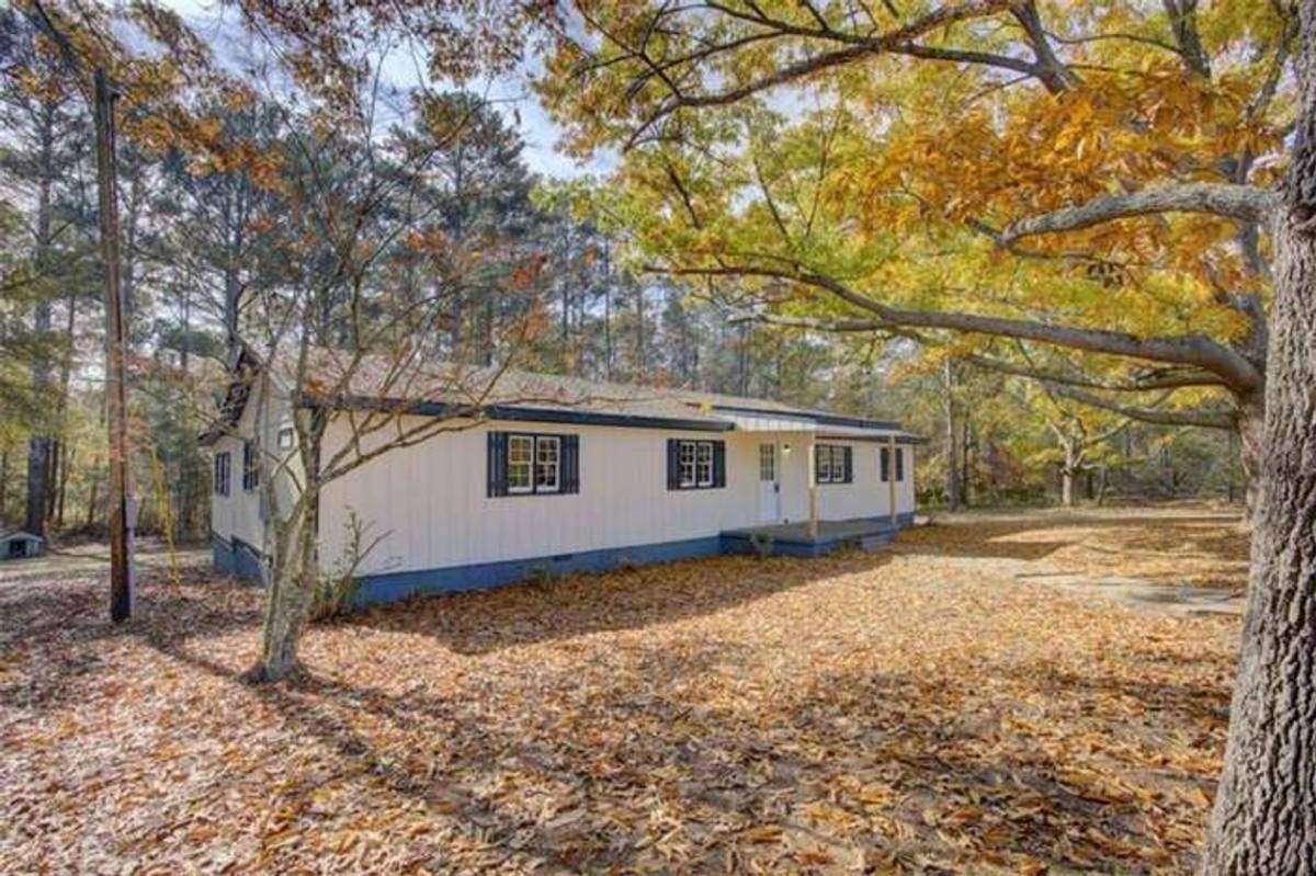 House for rent at 201 Oglesby Bridge Rd SE, Conyers, GA 30094
