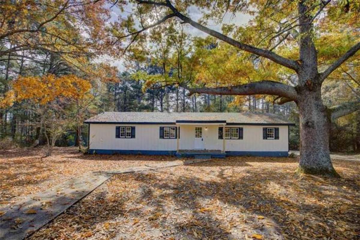 House for rent at 201 Oglesby Bridge Rd SE, Conyers, GA 30094