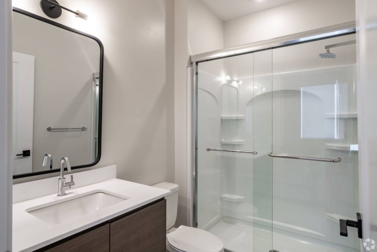 Apartment for rent at 3250 Auburn Rd, Auburn Hills, MI 48326