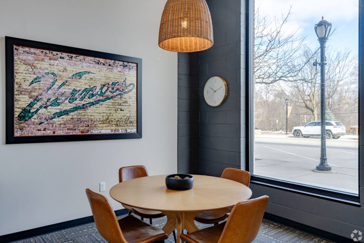 Apartment for rent at 3250 Auburn Rd, Auburn Hills, MI 48326