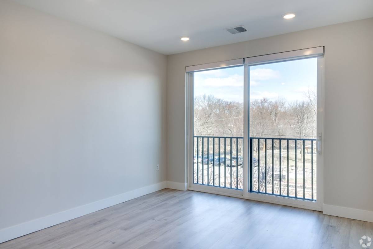 Apartment for rent at 3250 Auburn Rd, Auburn Hills, MI 48326