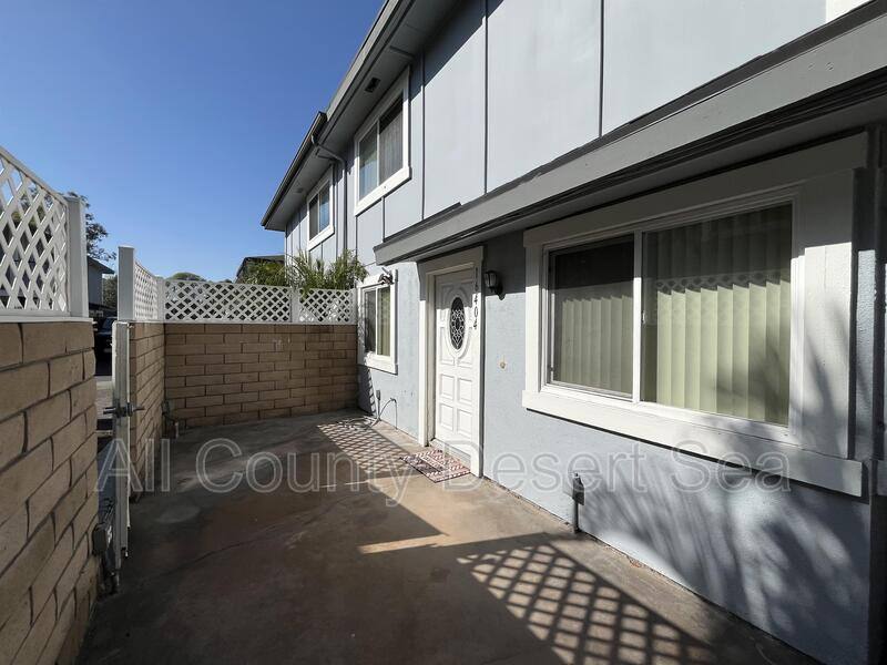 Apartment for rent at 16404 Vista Roma Circle, Huntington Beach, CA 92649