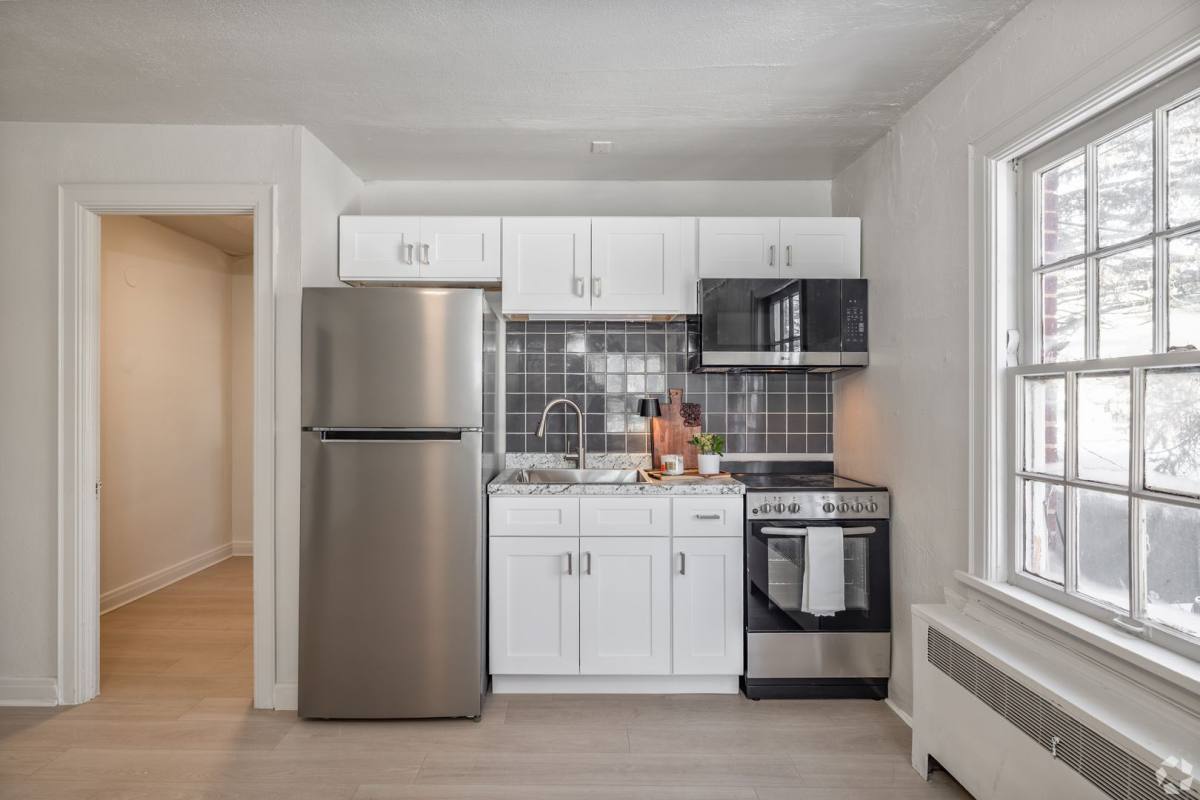 Apartment for rent at 1312 Cleveland Ave NW, Canton, OH 44703