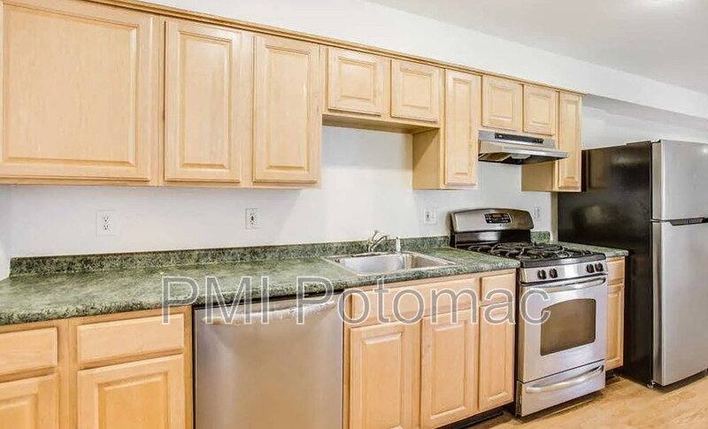 Townhouse for rent at 729 10th St NE, Washington, DC 20002