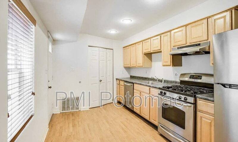 Townhouse for rent at 729 10th St NE, Washington, DC 20002