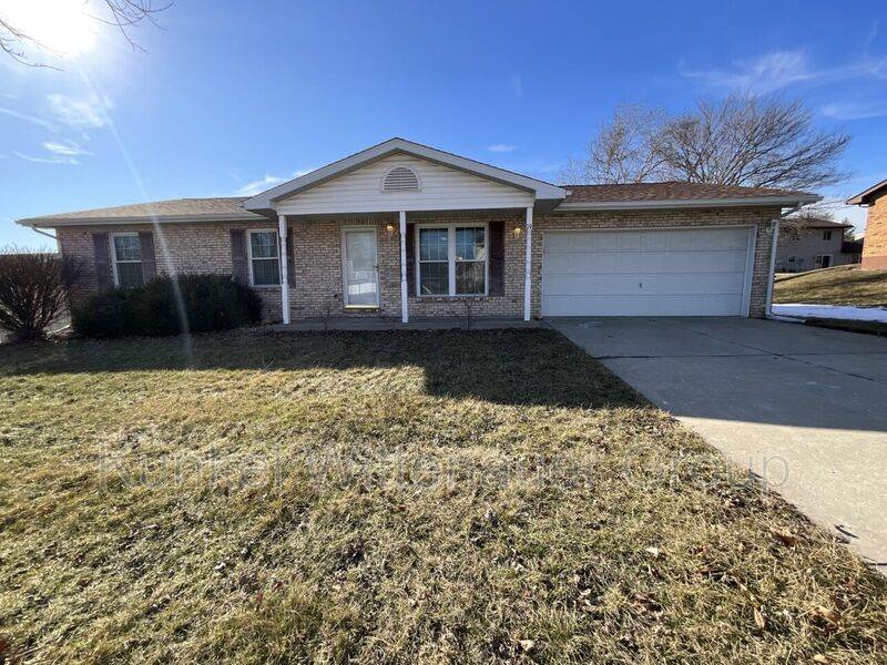 House for rent at 19 Christine Dr, Belleville, IL 62221