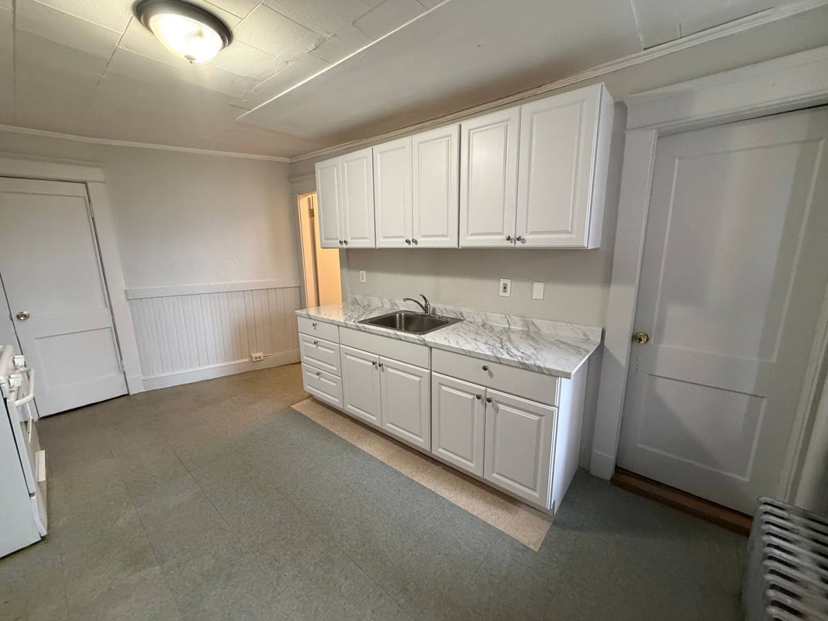 Apartment for rent at 427 S Elm St, Holyoke, MA 01040