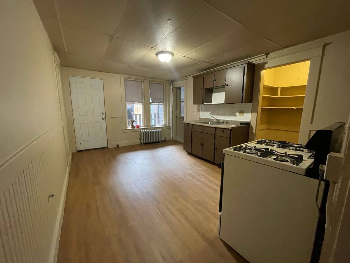 Apartment for rent at 427 S Elm St, Holyoke, MA 01040