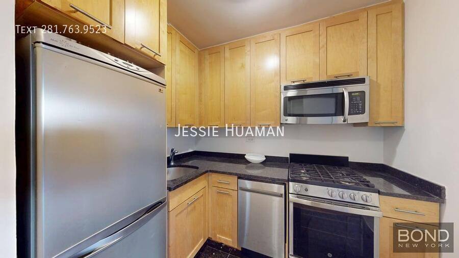 Apartment for rent at 435 E 79th St #10, New York, NY 10075