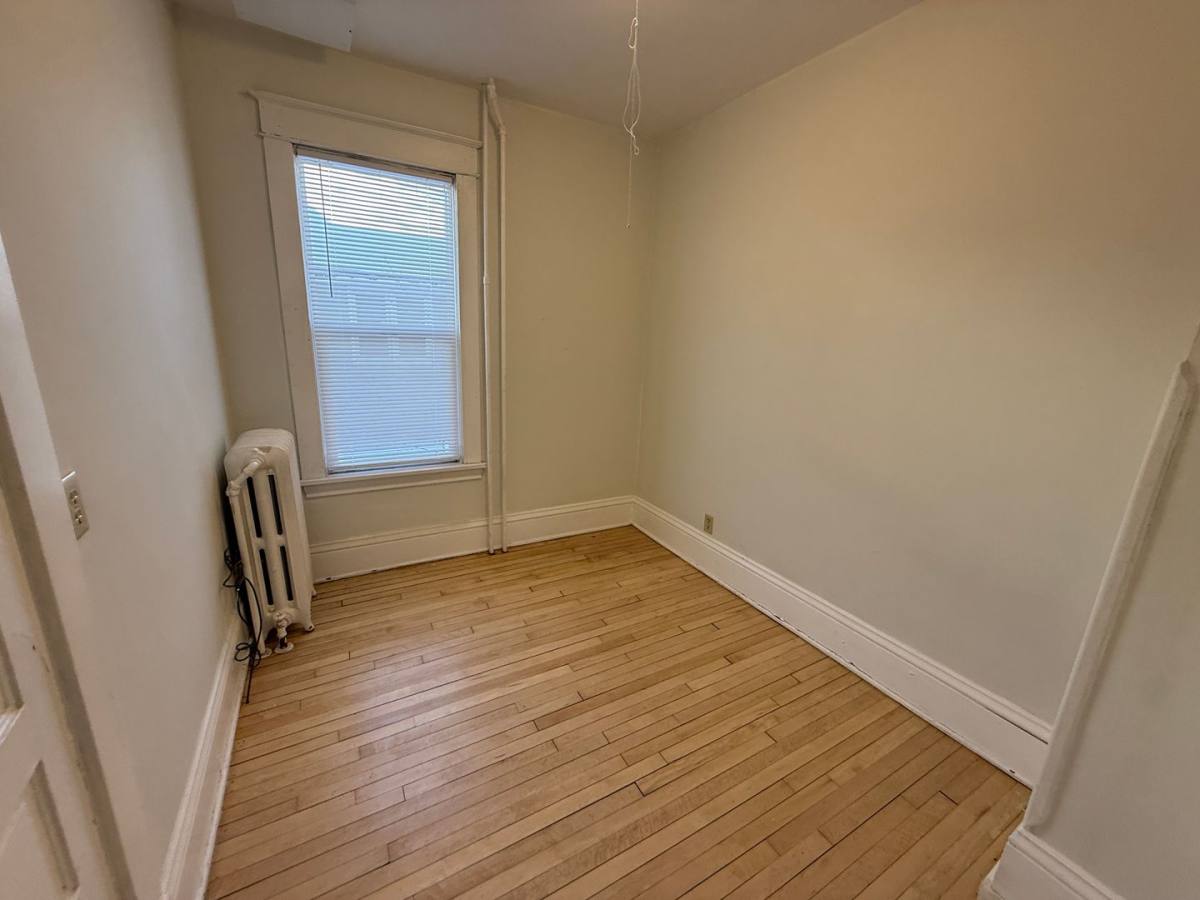 Apartment for rent at 1068 N Woodbridge St, Saint Paul, MN 55117