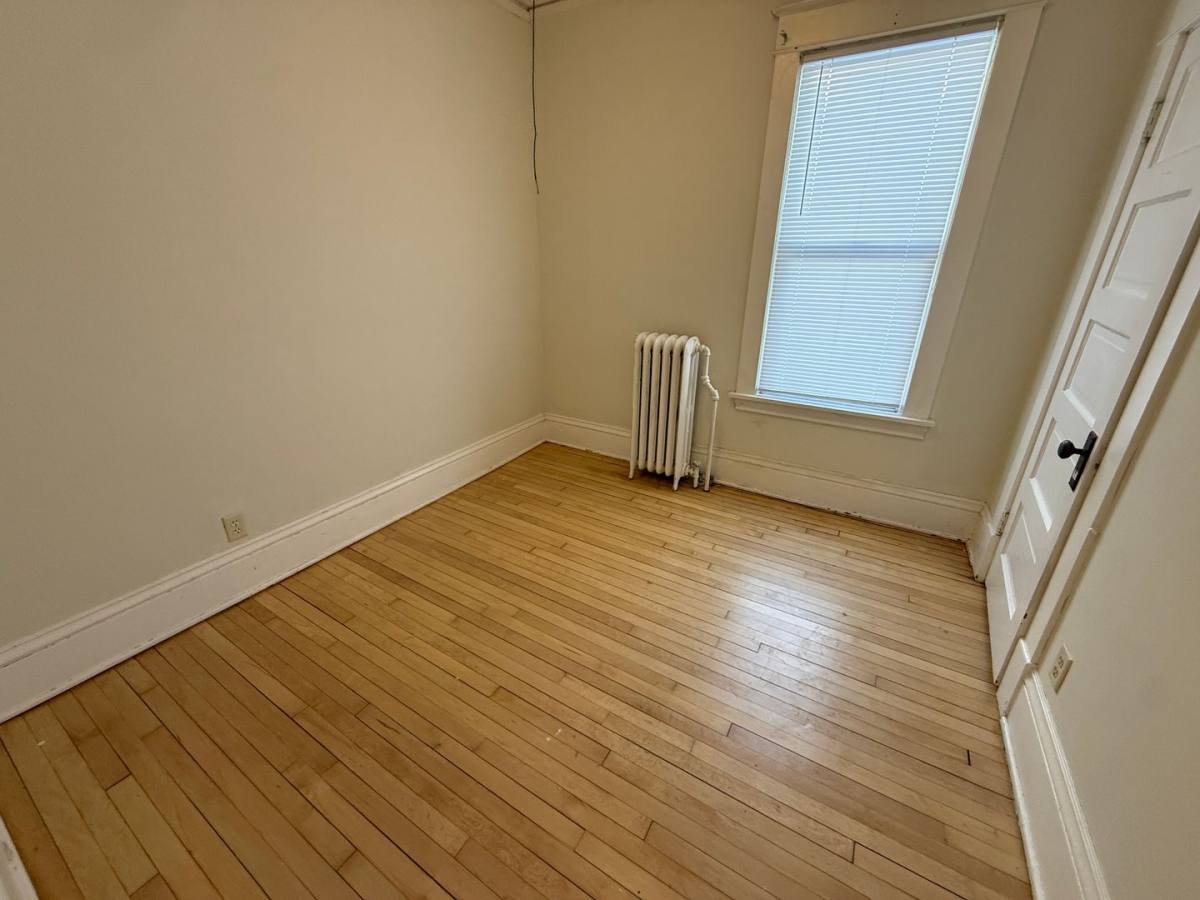 Apartment for rent at 1068 N Woodbridge St, Saint Paul, MN 55117