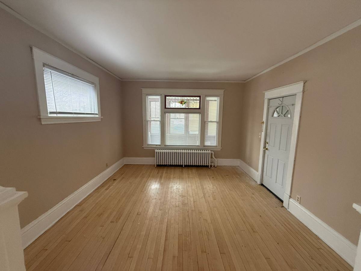 Apartment for rent at 1068 N Woodbridge St, Saint Paul, MN 55117