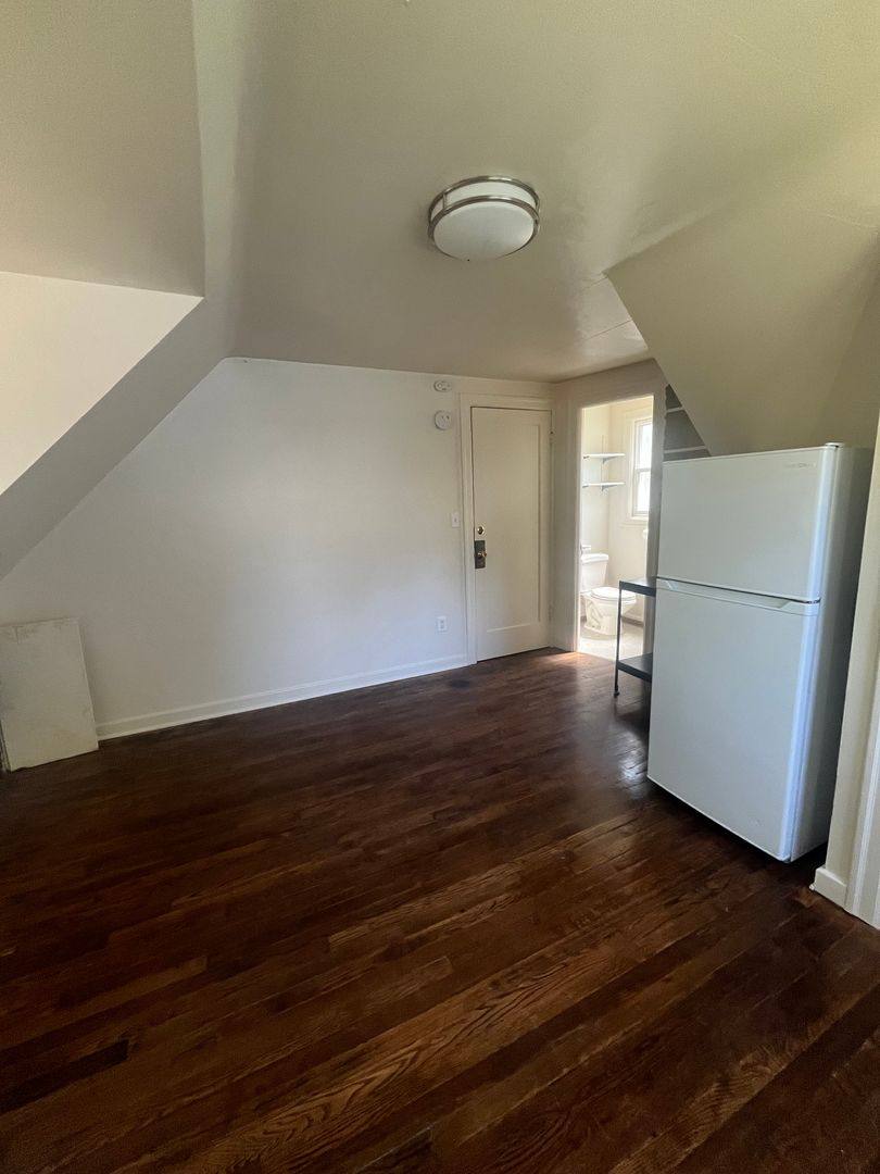 Apartment for rent at 430 W 12th Ave, Eugene, OR 97401