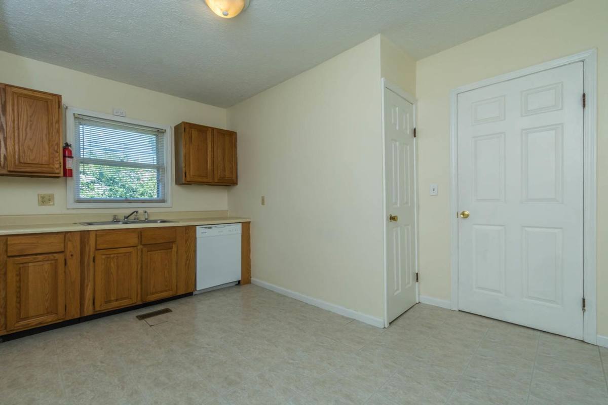 House for rent at 113 E 15th, Bloomington, IN 47408