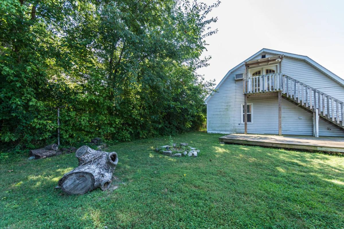 House for rent at 113 E 15th, Bloomington, IN 47408