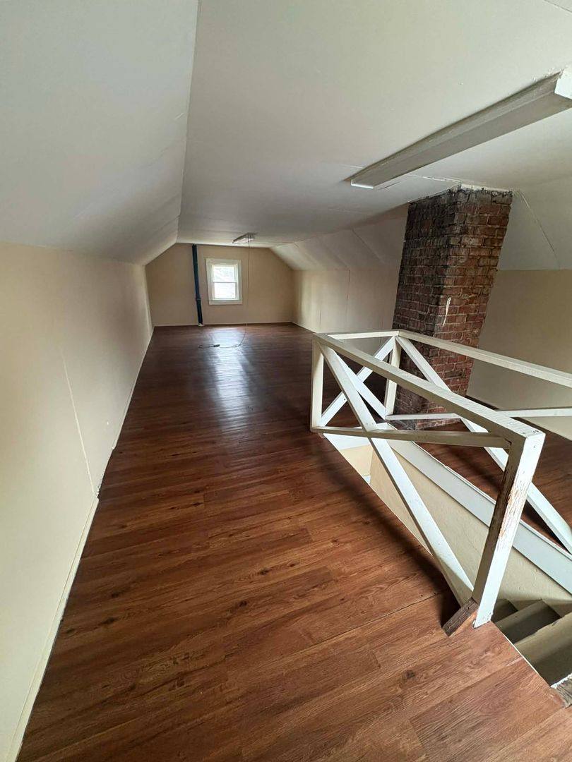 House for rent at 513 W Cherry St, Glasgow, KY 42141