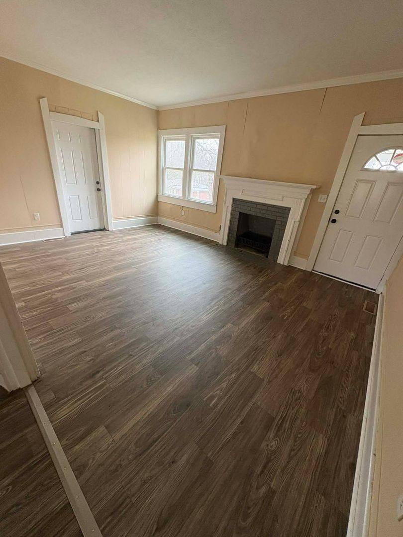 House for rent at 513 W Cherry St, Glasgow, KY 42141