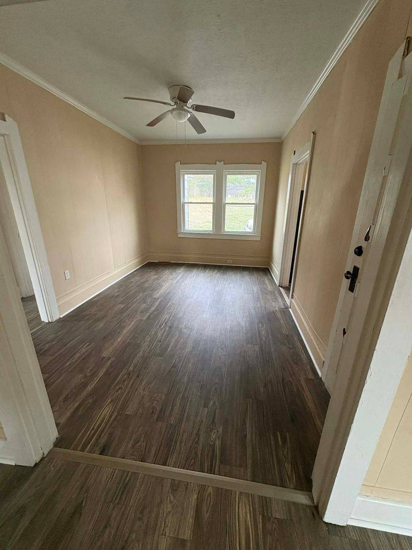 House for rent at 513 W Cherry St, Glasgow, KY 42141