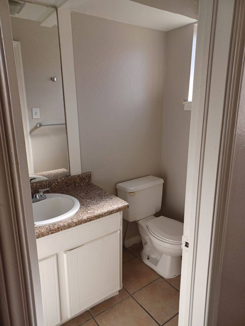 Apartment for rent at 200 Shadow Mountain Dr, El Paso, TX 79912