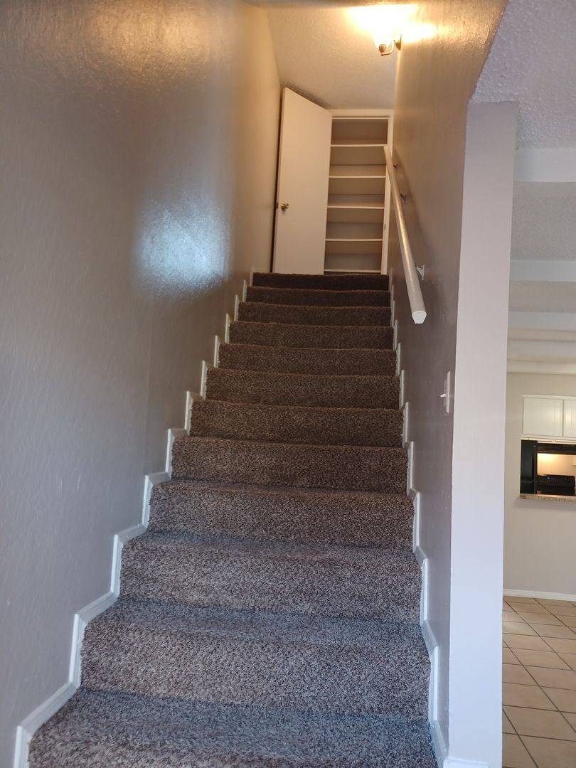 Apartment for rent at 200 Shadow Mountain Dr, El Paso, TX 79912