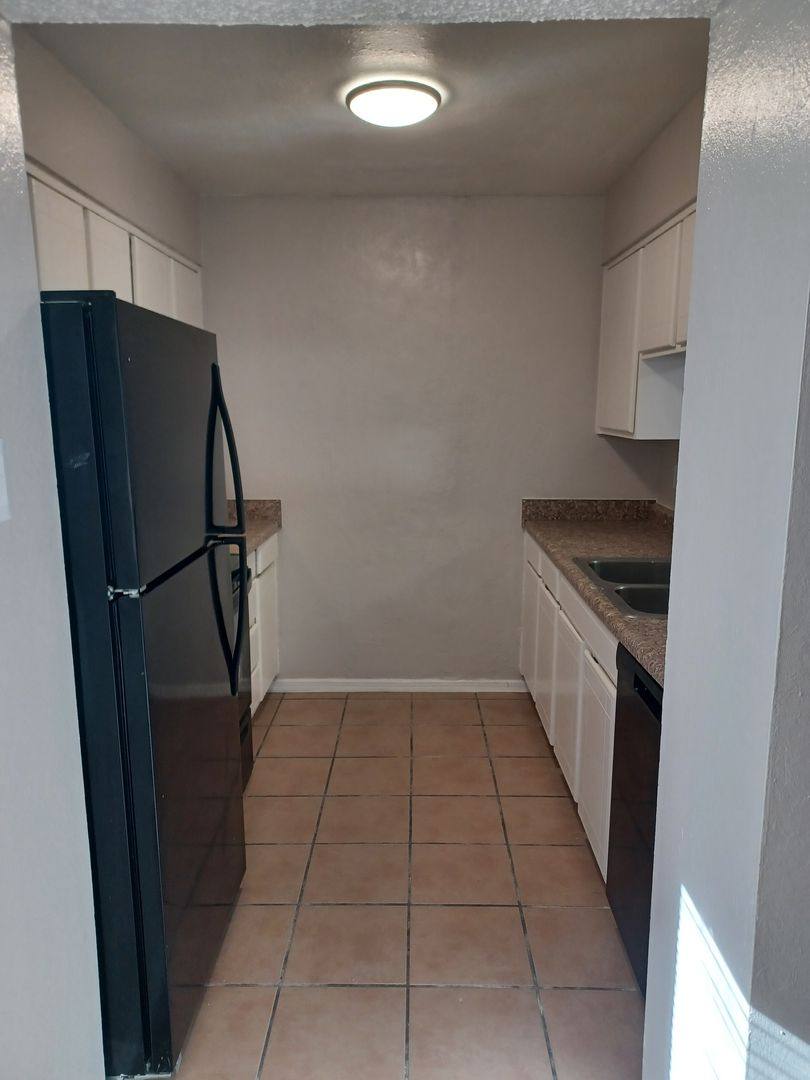 Apartment for rent at 200 Shadow Mountain Dr, El Paso, TX 79912
