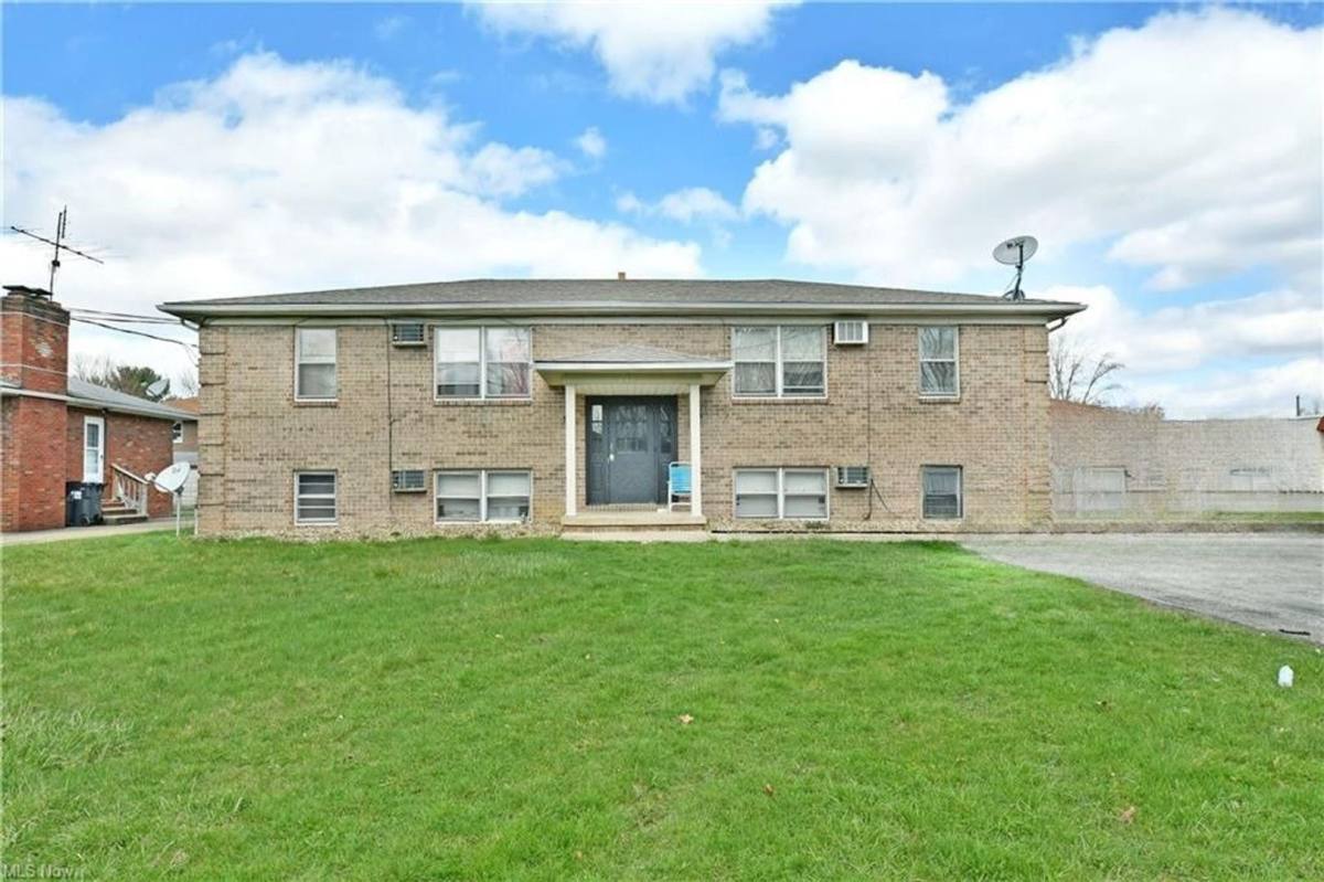 Apartment for rent at 840 Moyer Ave, Youngstown, OH 44512