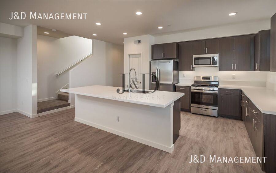 Apartment for rent at 5845-5855 Riley St #5853, San Diego, CA 92110