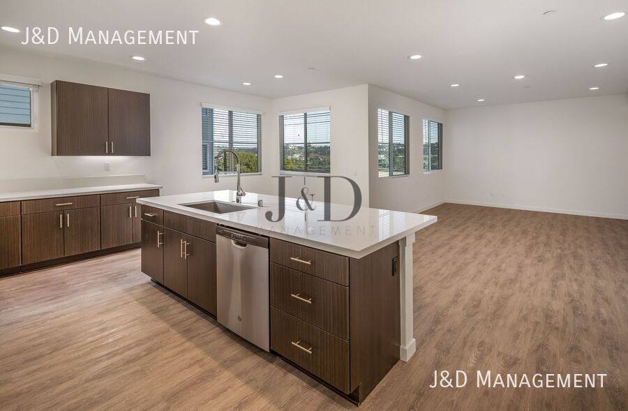 Apartment for rent at 5845-5855 Riley St #5853, San Diego, CA 92110