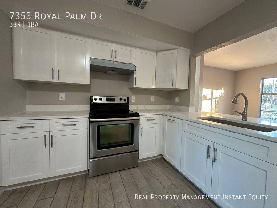 House for rent at 7353 Royal Palm Dr, New Port Richey, FL 34652