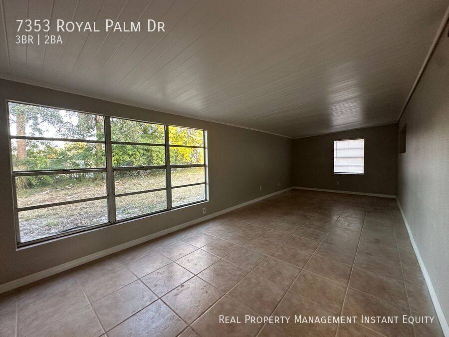 House for rent at 7353 Royal Palm Dr, New Port Richey, FL 34652
