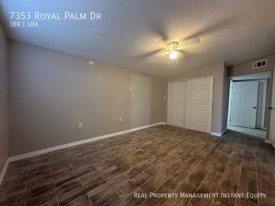 House for rent at 7353 Royal Palm Dr, New Port Richey, FL 34652