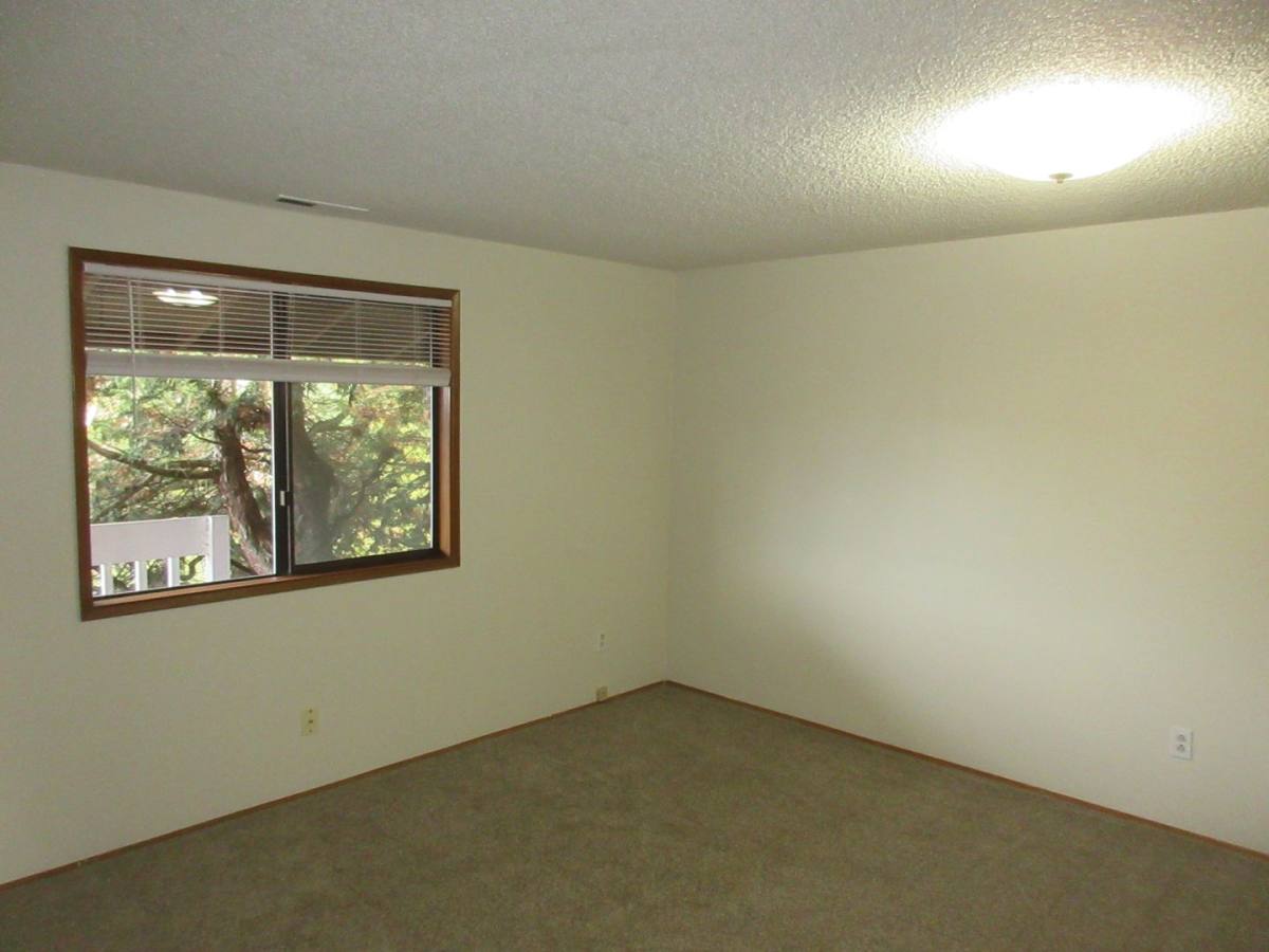 Apartment for rent at 2220 Navaho Court SE, Salem, OR 97306