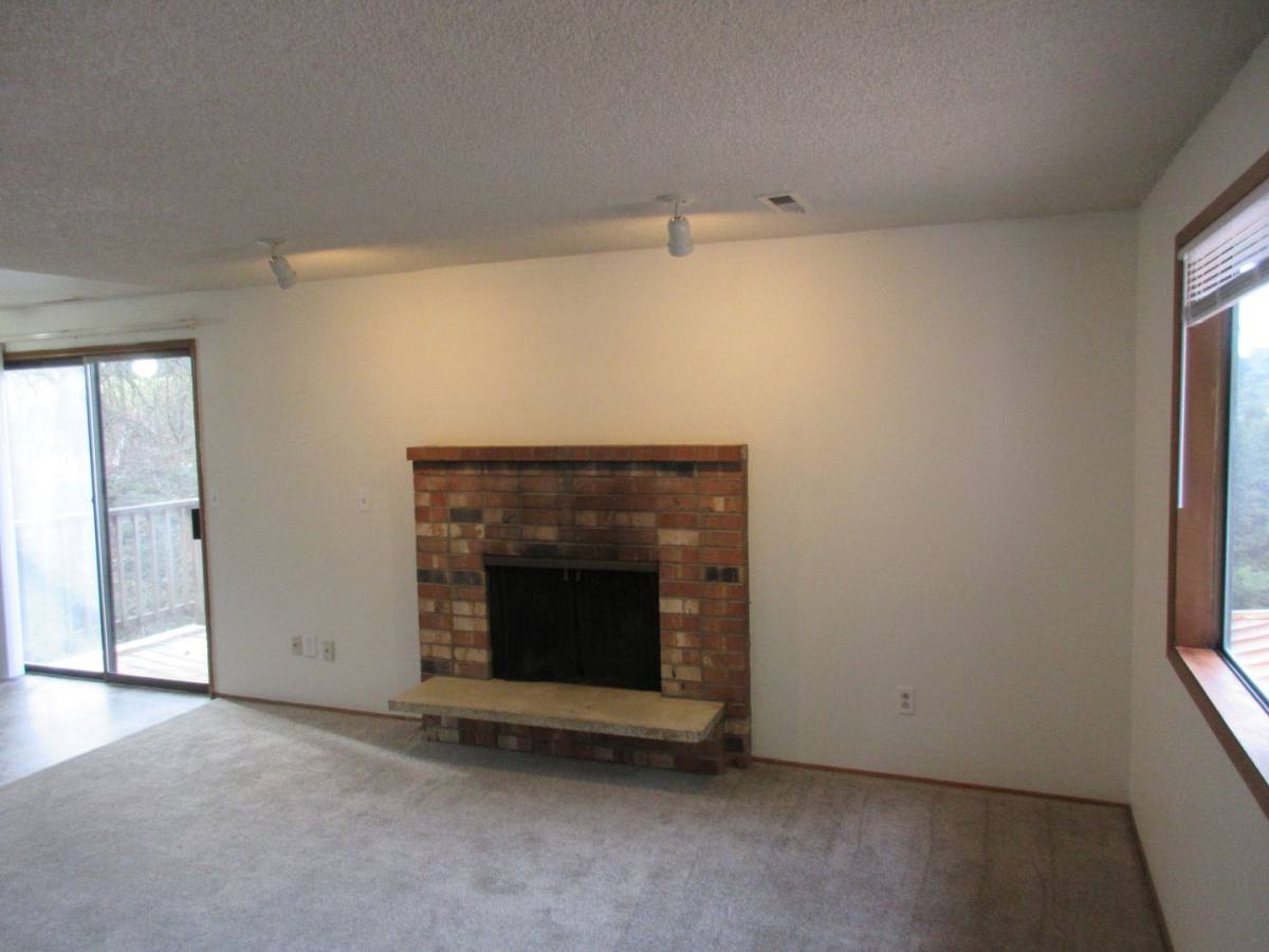 Apartment for rent at 2220 Navaho Court SE, Salem, OR 97306