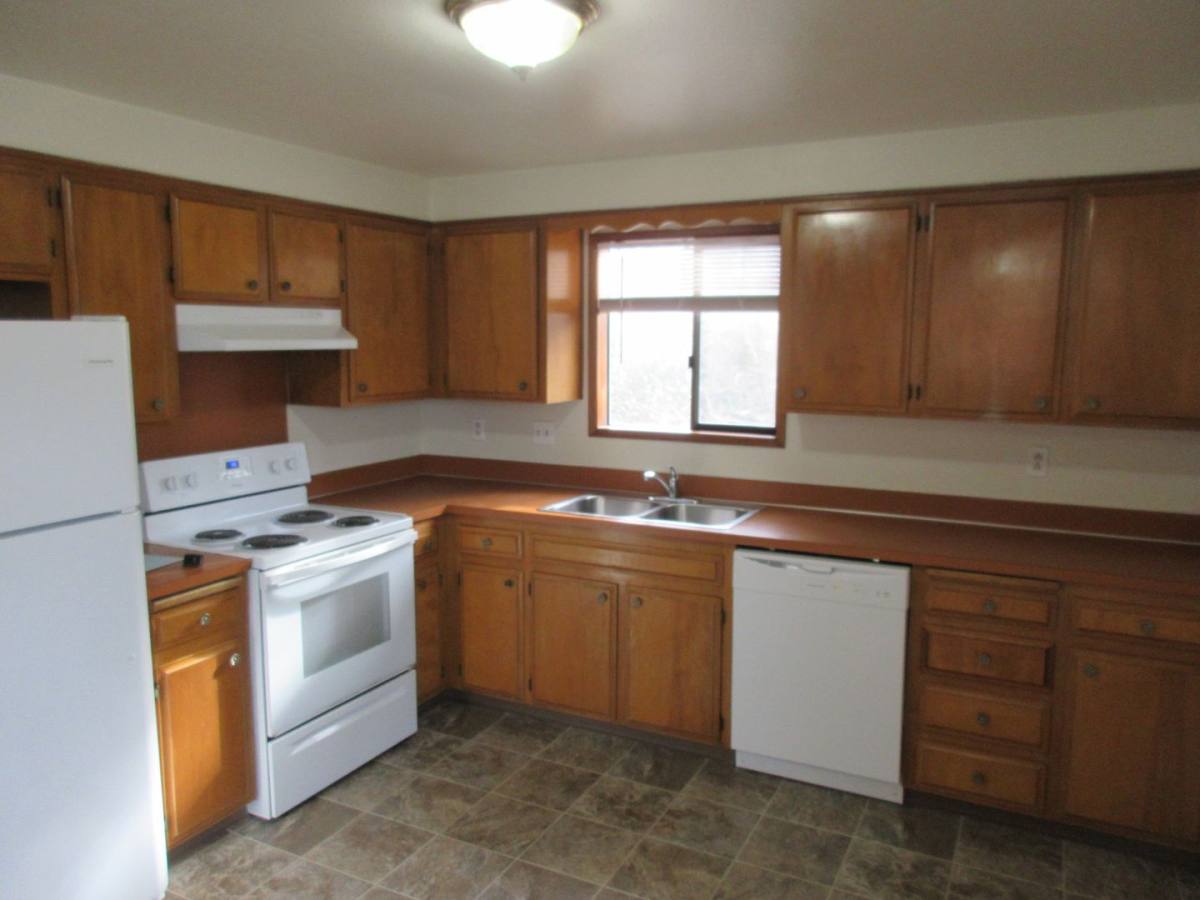 Apartment for rent at 2220 Navaho Court SE, Salem, OR 97306