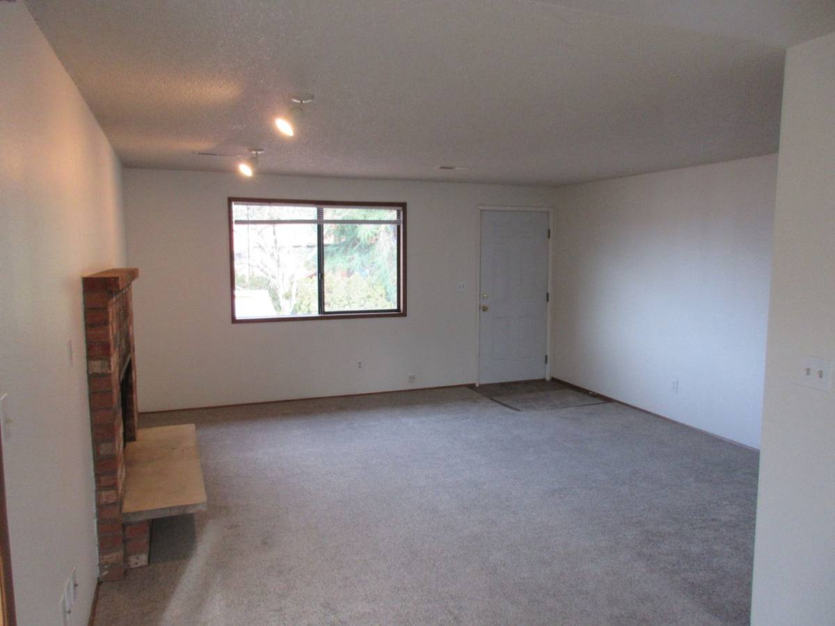 Apartment for rent at 2220 Navaho Court SE, Salem, OR 97306