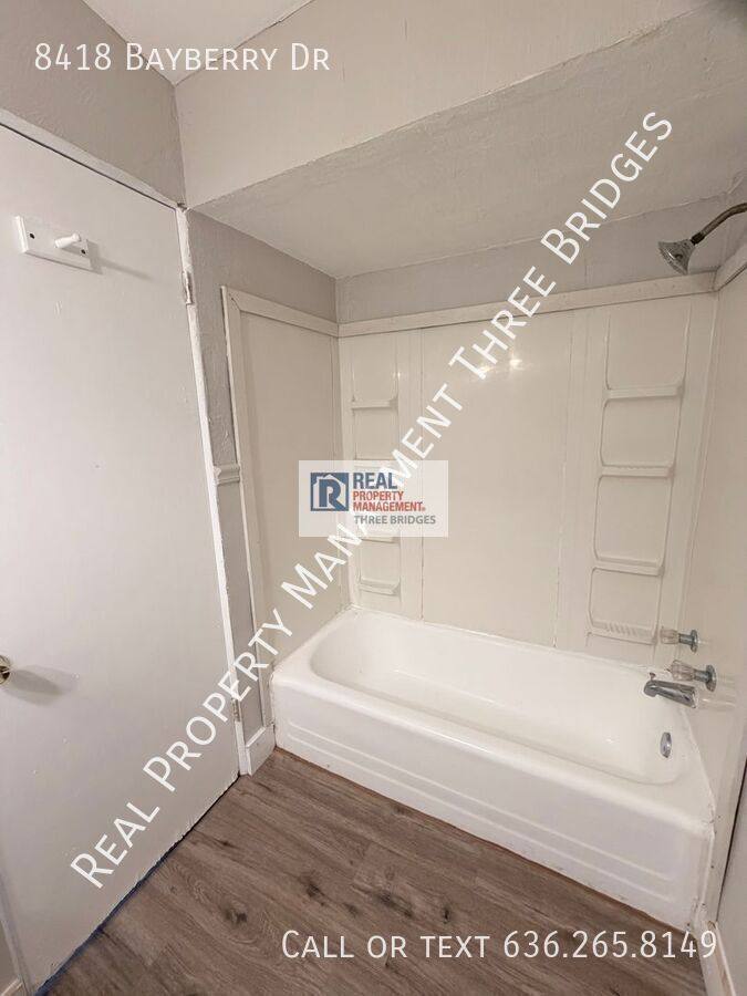 House for rent at 8418 Bayberry Dr, Saint Louis, MO 63134