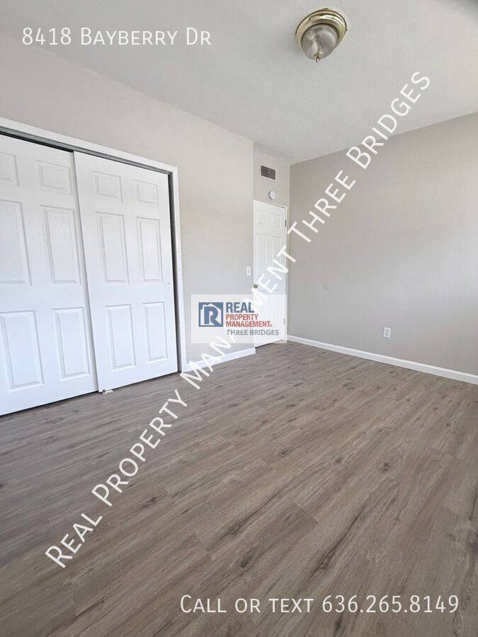 House for rent at 8418 Bayberry Dr, Saint Louis, MO 63134