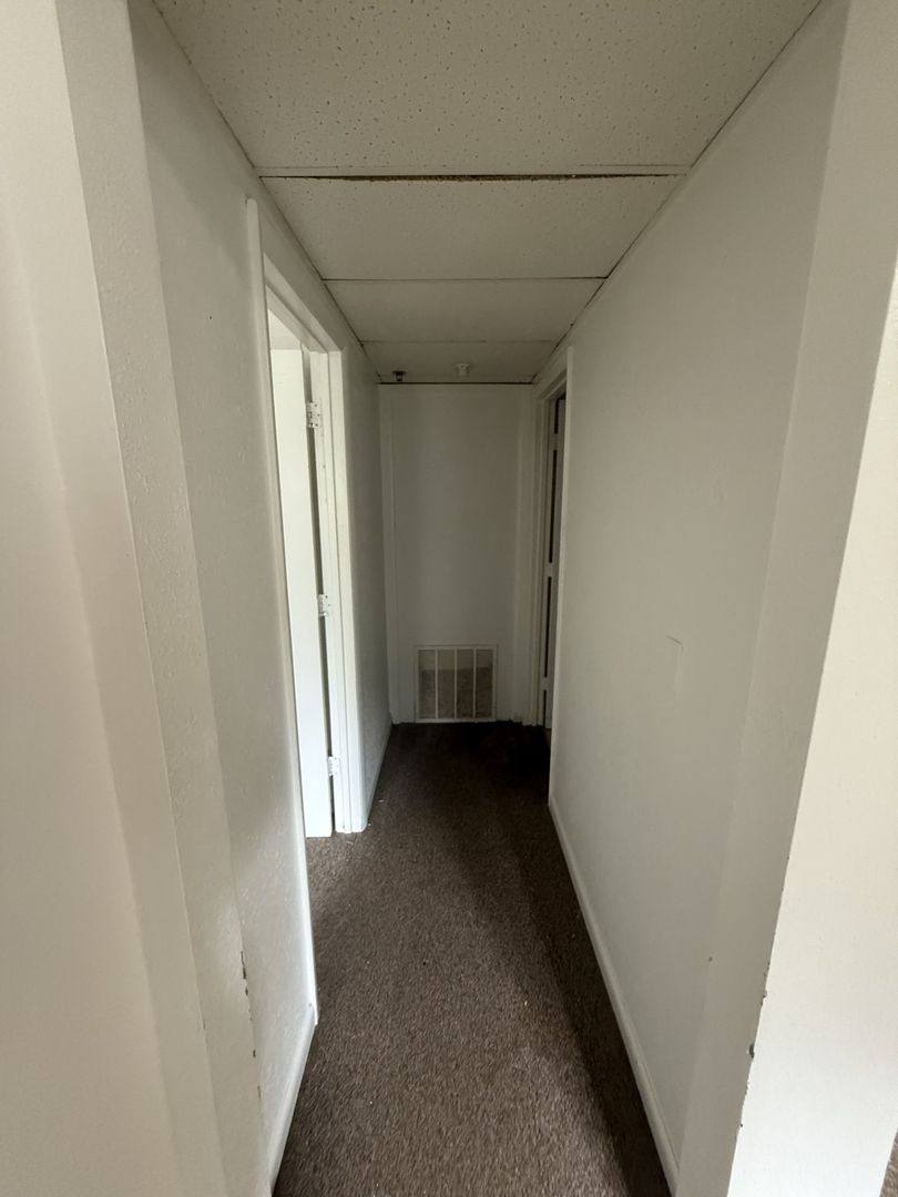 Apartment for rent at 900 Linden Lane, Macomb, IL 61455