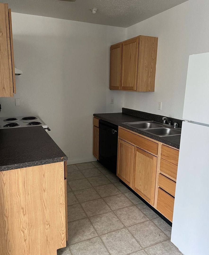 Apartment for rent at 900 Linden Lane, Macomb, IL 61455