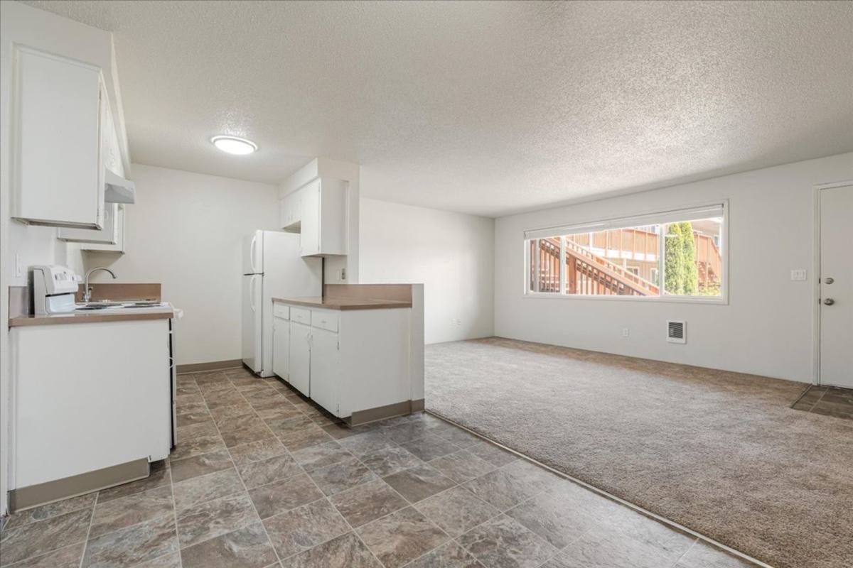 Apartment for rent at 1601 Savage Rd NE, Salem, OR 97301