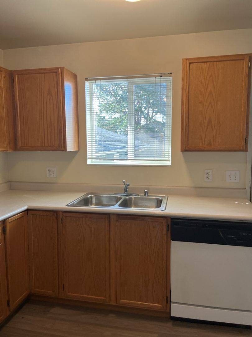Apartment for rent at 910 21st, Bellingham, WA 98225