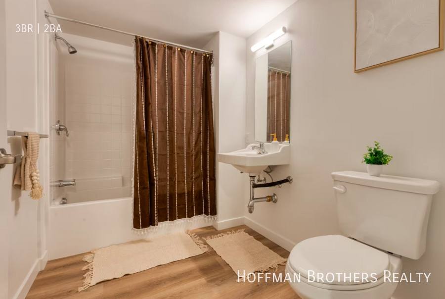Apartment for rent at 1635 E 117th St #306, Los Angeles, CA 90059