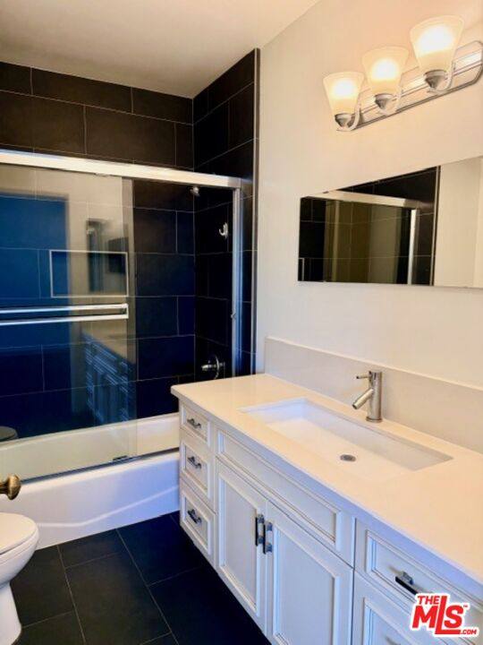 Apartment for rent at 917 N Sierra Bonita Ave #917-3, Los Angeles, CA 90046