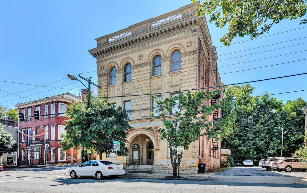 Apartment for rent at 1025 Church St, Lynchburg, VA 24504