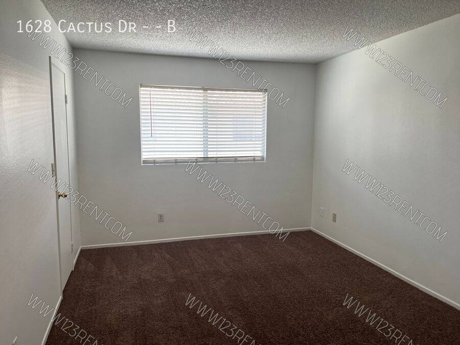 Townhouse for rent at 1628 Cactus Dr #B, Lancaster, CA 93535