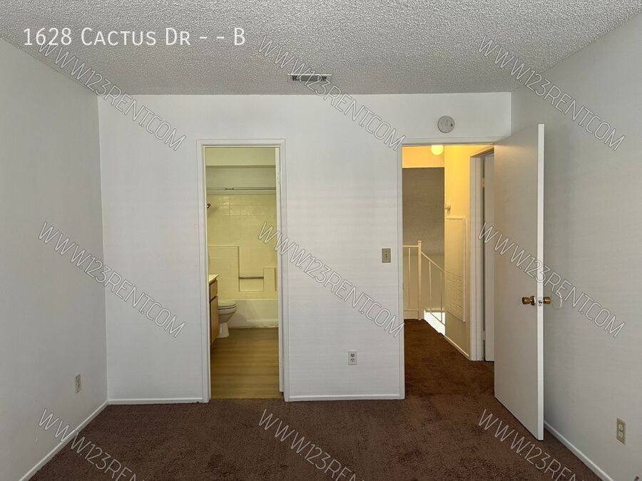 Townhouse for rent at 1628 Cactus Dr #B, Lancaster, CA 93535